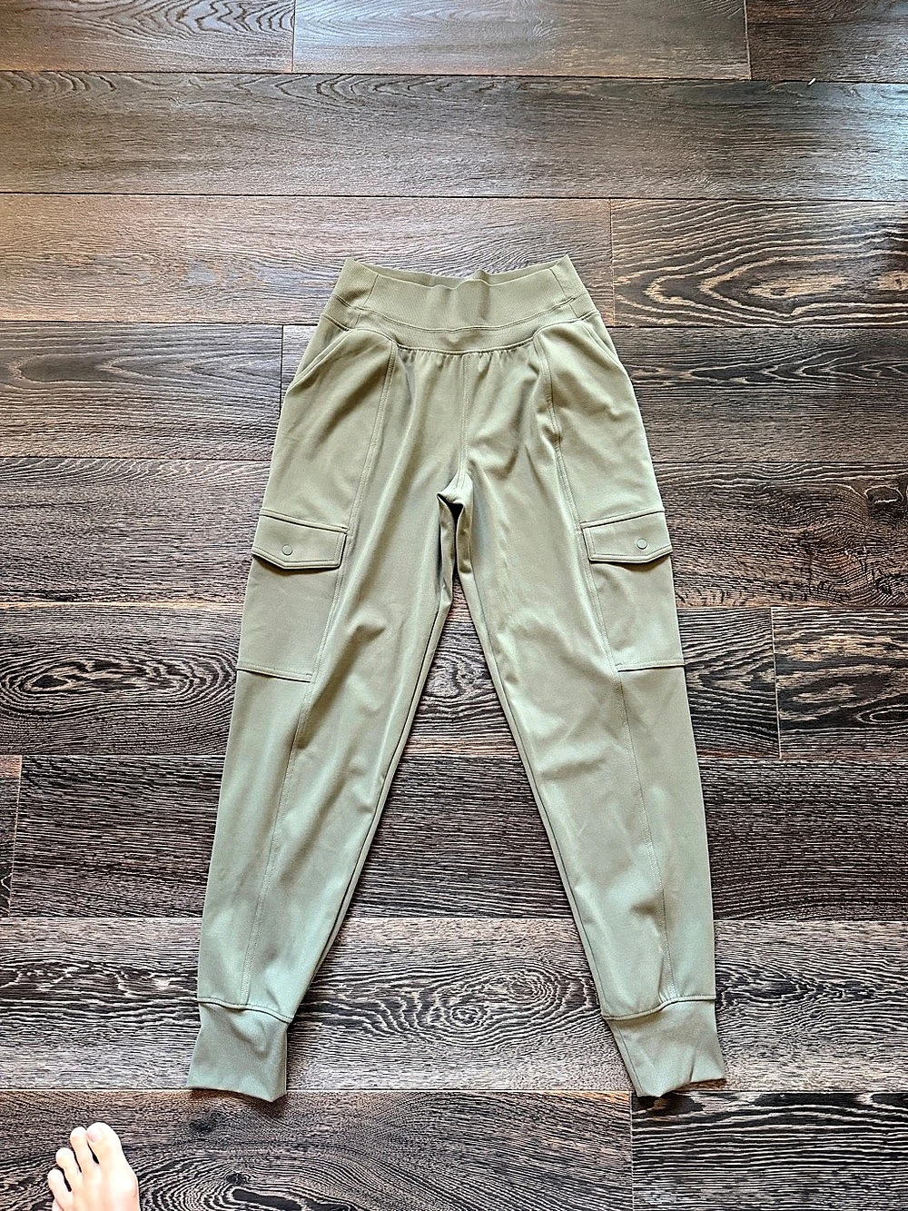 Athleta Venice Jogger Cargo Pants Eucalyptus Small TALL